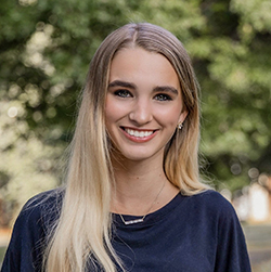 Sarah Lewallyn headshot